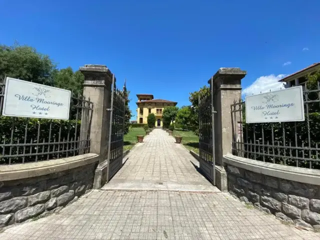 Villa Moorings Hotel